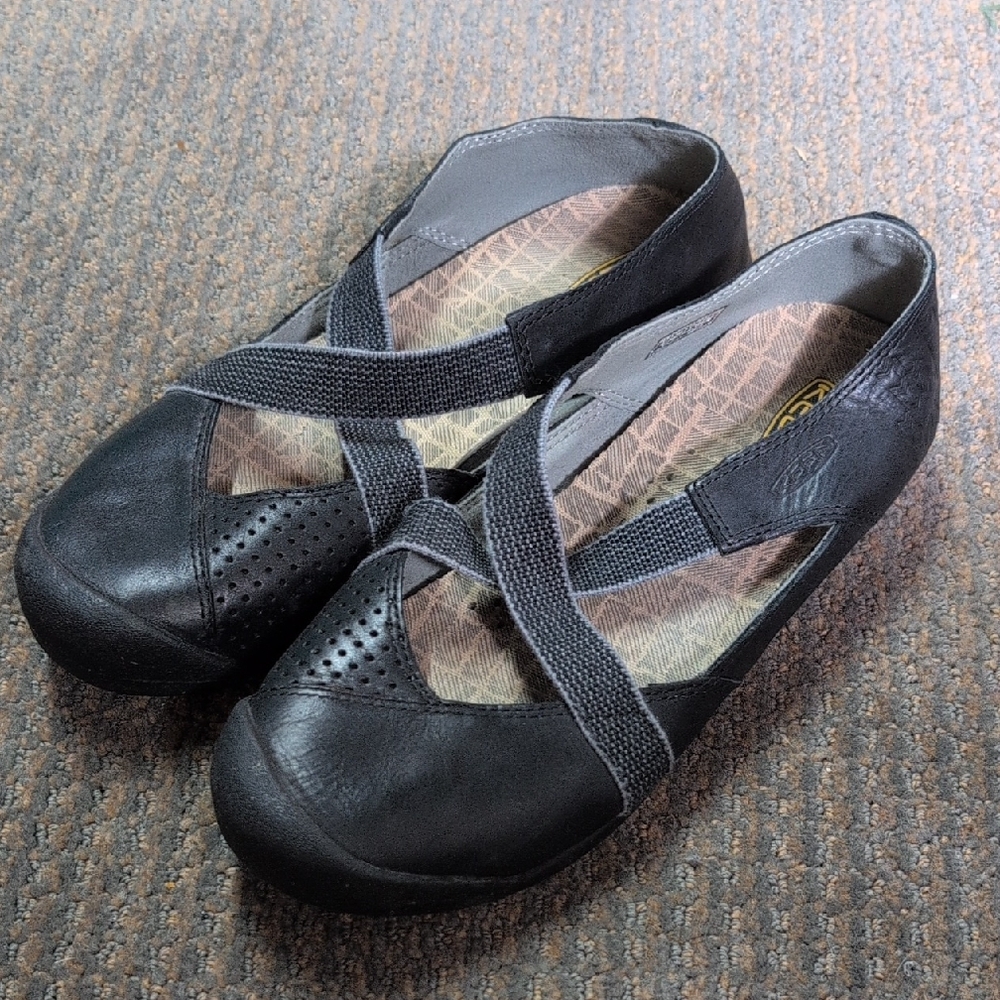 Keen Black Mary Jane Flats with Elastic Strap